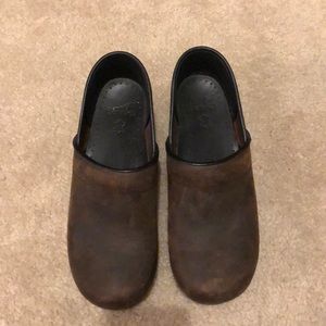 Dansko neutral clog size 9 (39)
